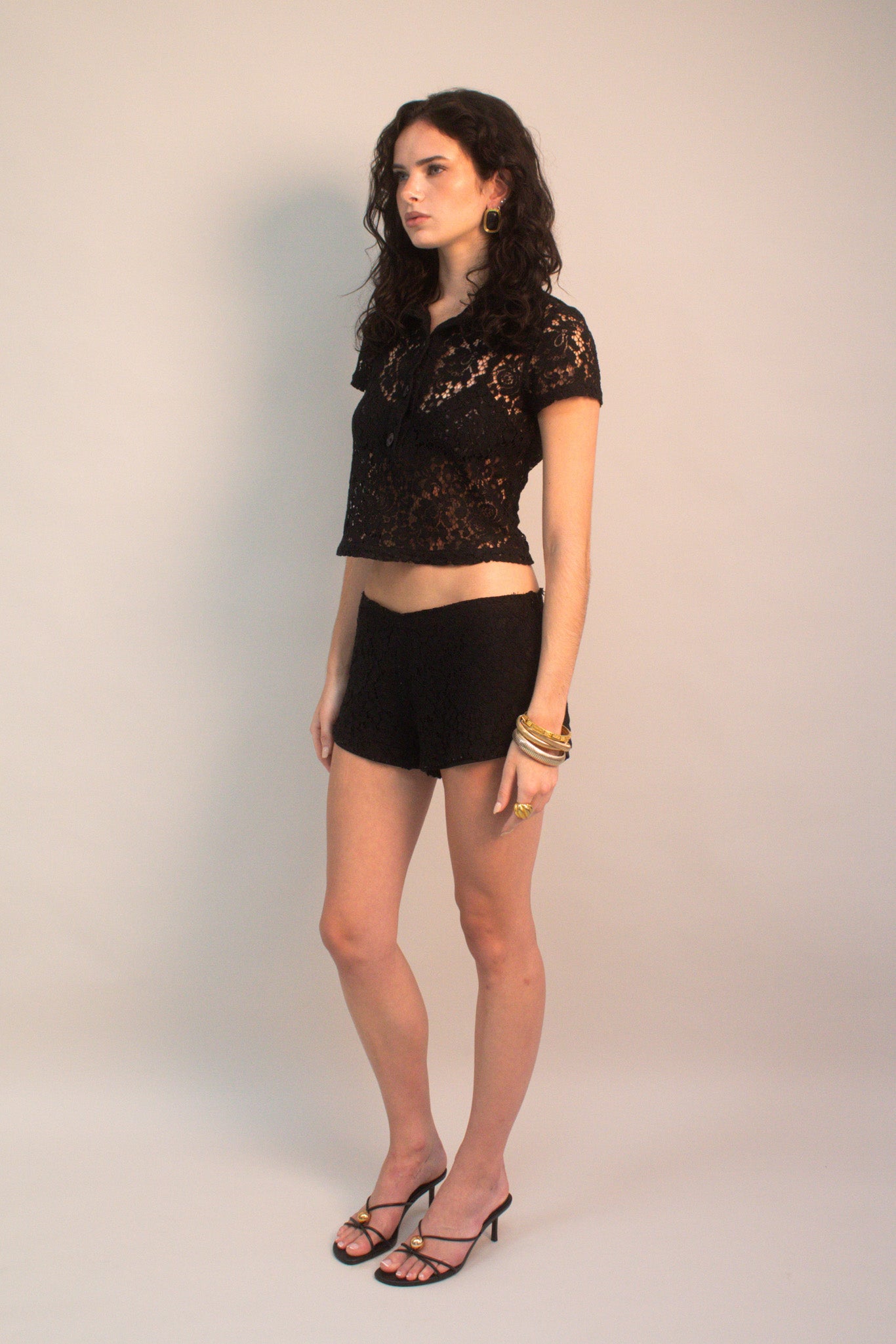 LACE MINI SHORTS – BY GIANNA