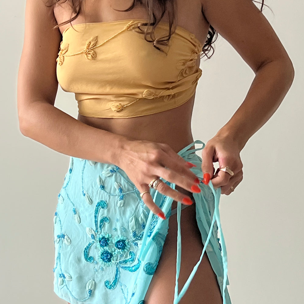 
                  
                    DANI TOP
                  
                