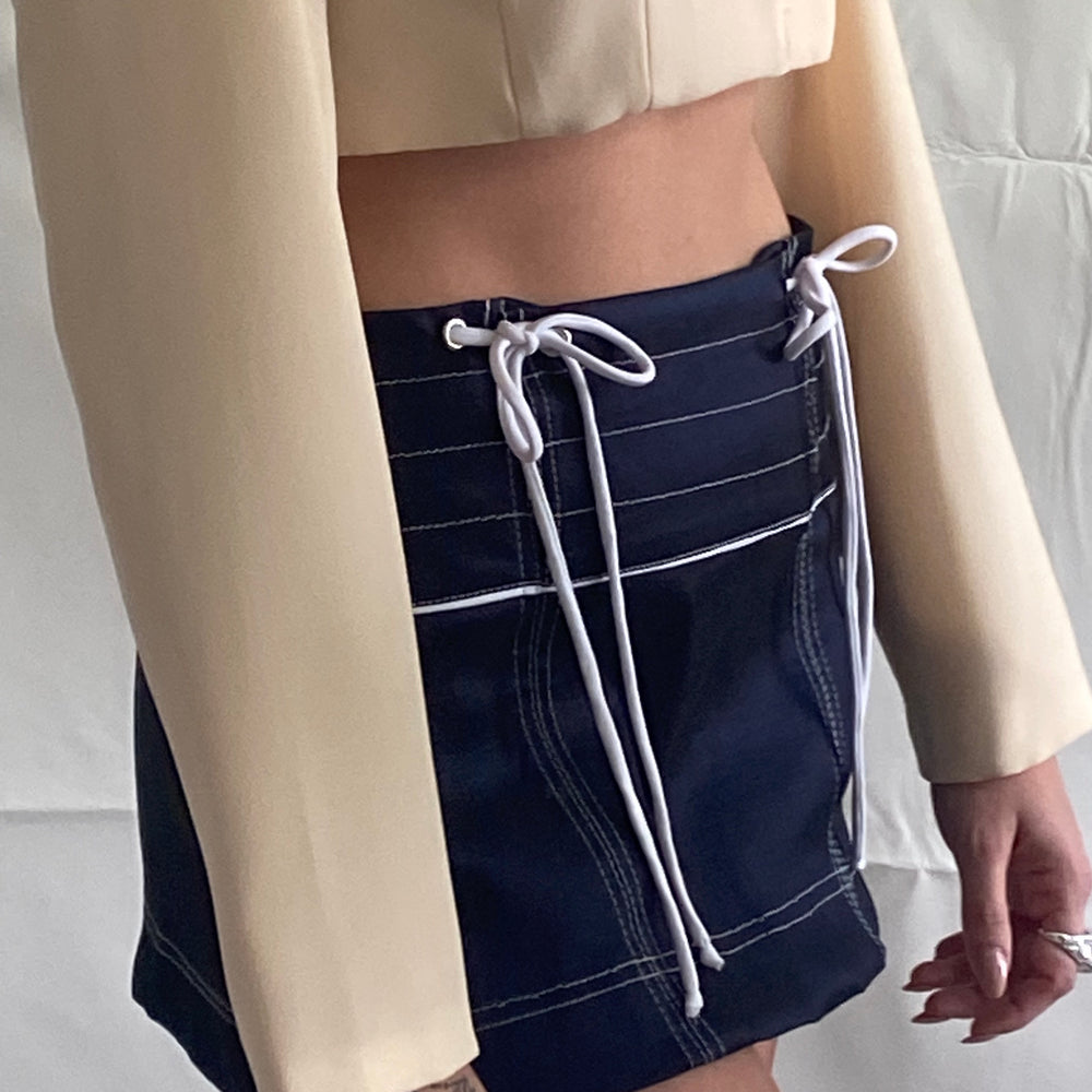
                  
                    BLANCHE MINI
                  
                